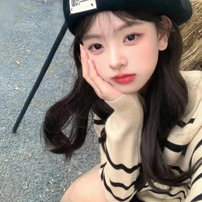 一线女星私下抽烟，评论区沦陷，凌晨持续发酵